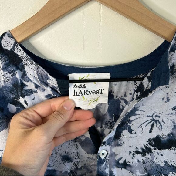 Textile hARvesT Floral Mixed Media Recycle Fabric Button-Up Shirt Large - Picture 3 of 7